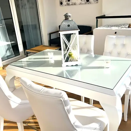 Mi Capricho Beachfront 400 - With Sea Views Costa Del Sol Apartment